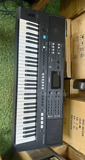 Yamaha PSR-E483 Portable Arranger Keyboard 61 Keys