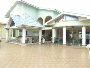 9bdrm Mansion in North Legon for sale