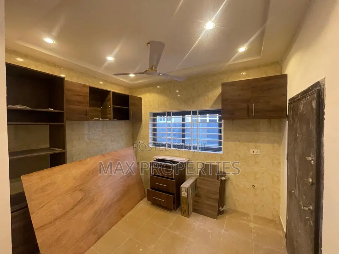 3bdrm House in Pokuase for sale
