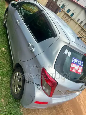 Toyota Vitz 2013 Silver
