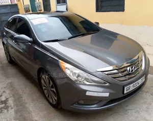 Hyundai Sonata SE 2.0T Sedan FWD (2.0L 4cyl 6A) 2013 Gray