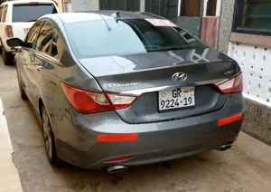 Hyundai Sonata SE 2.0T Sedan FWD (2.0L 4cyl 6A) 2013 Gray