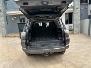 Toyota 4-Runner TRD Off Road 2020 Gray