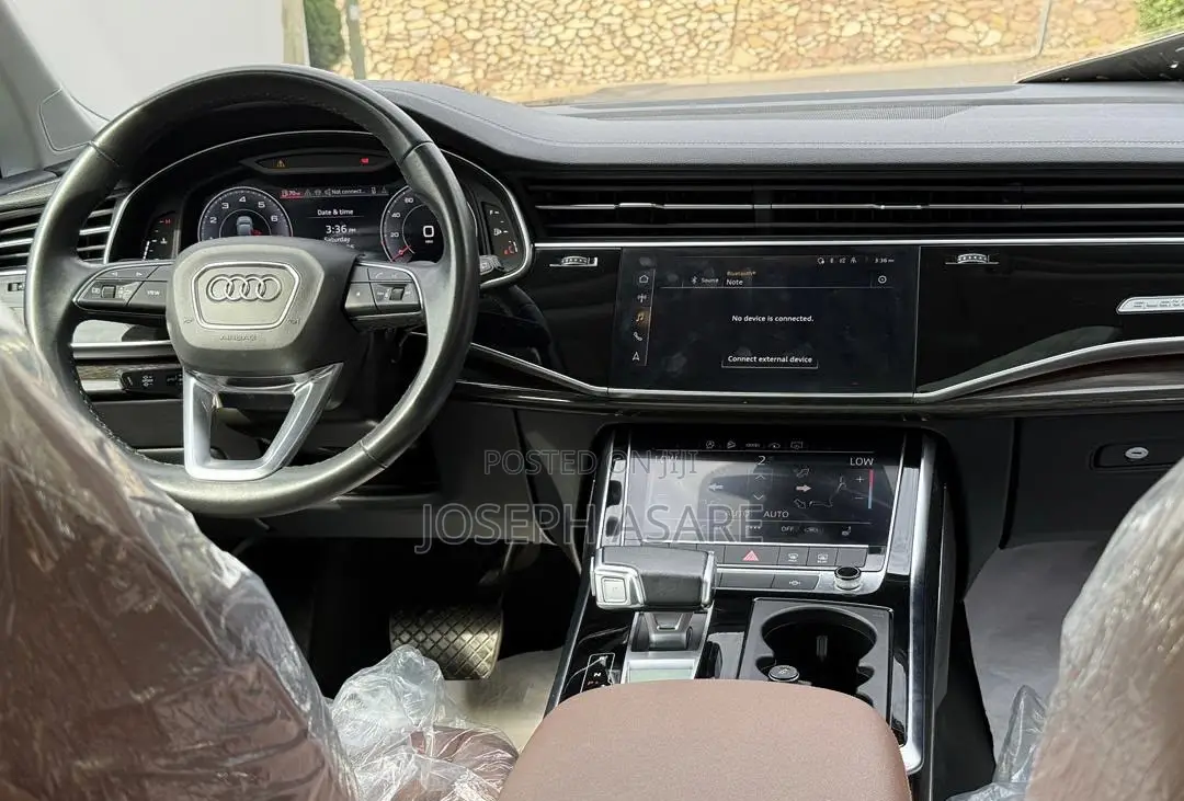 Audi Q7 2024 White