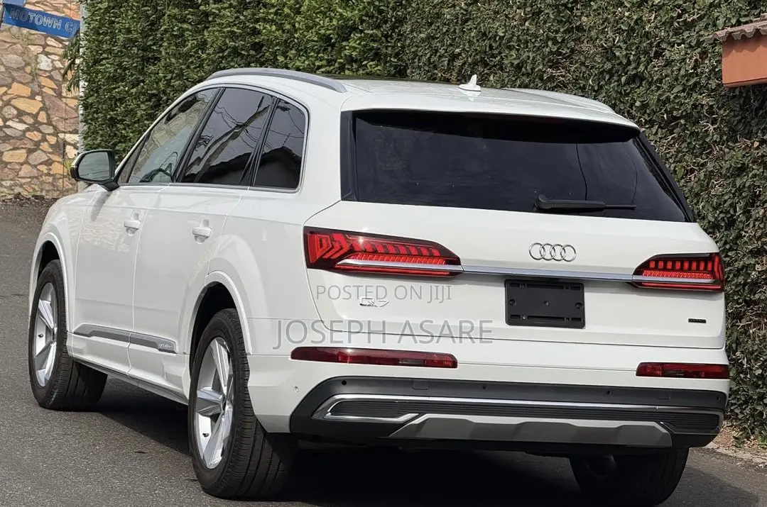 Audi Q7 2024 White