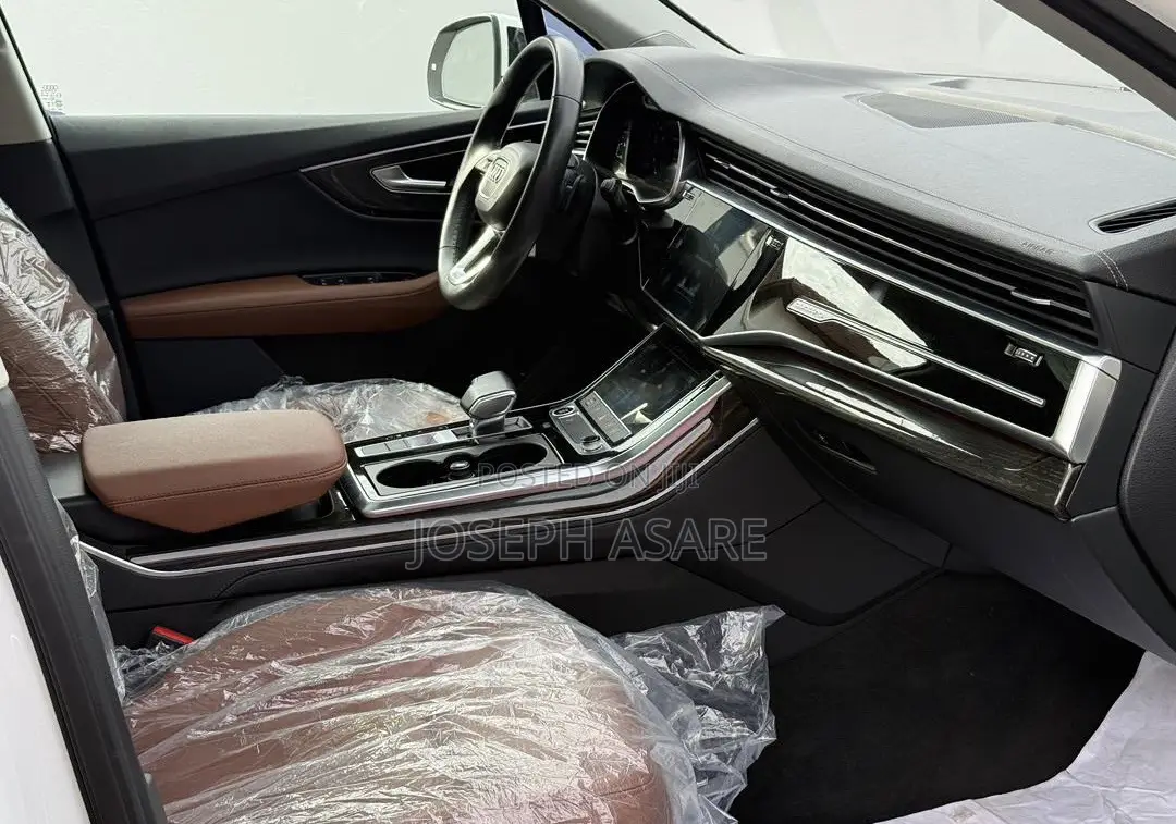 Audi Q7 2024 White