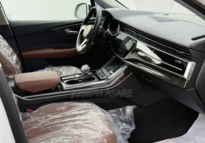 Audi Q7 2024 White
