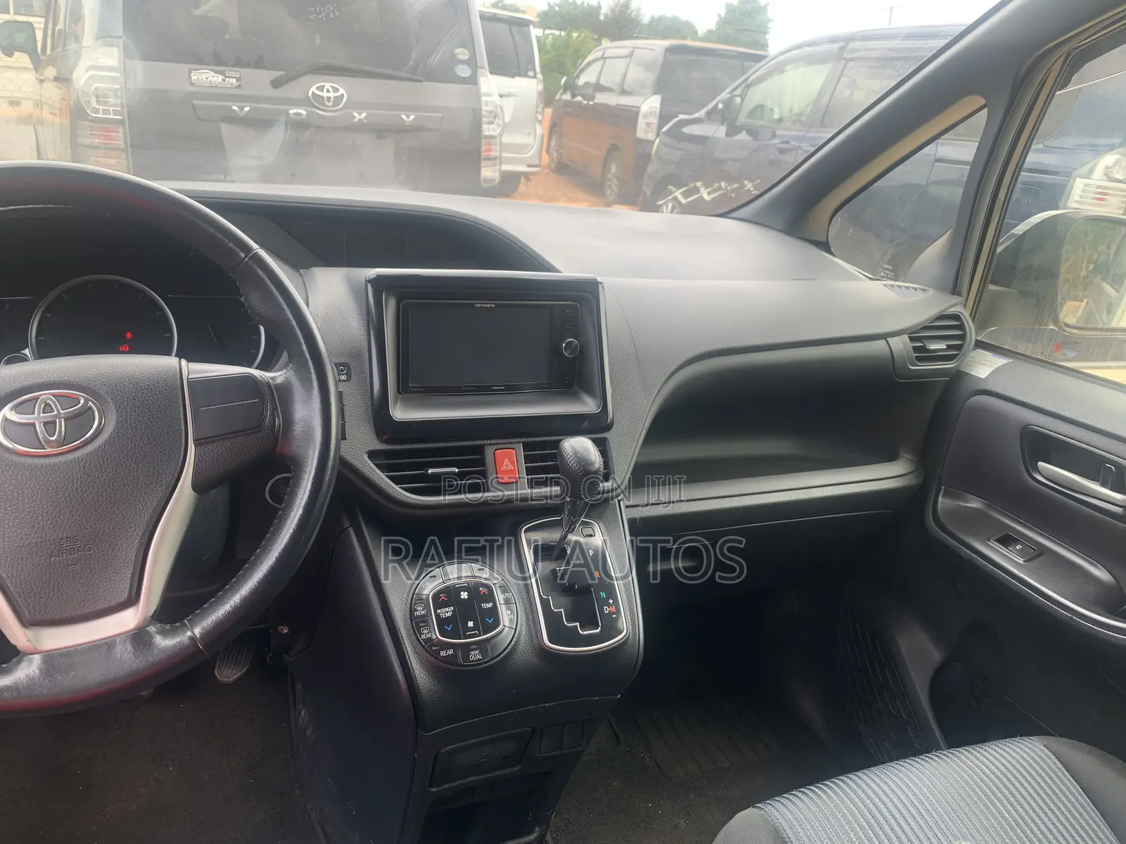 Toyota Voxy 2014 Black
