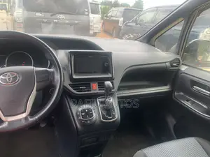 Toyota Voxy 2014 Black
