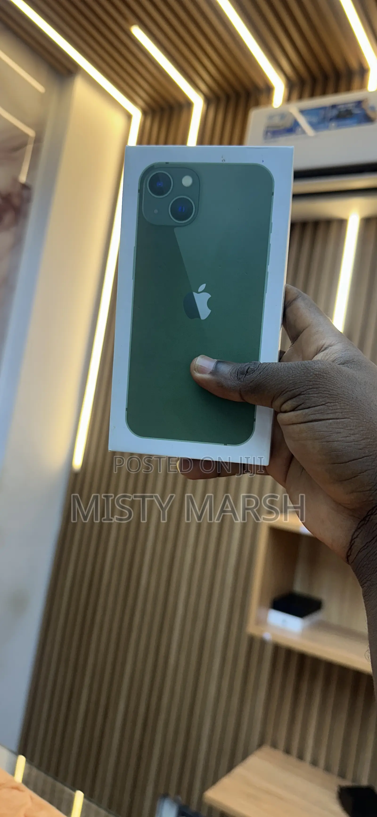 New Apple iPhone 13 128 GB Green