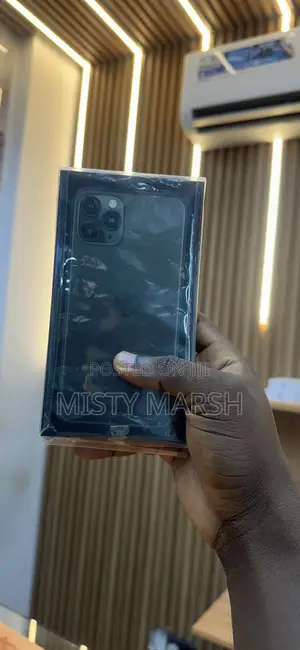 New Apple iPhone 11 Pro 64 GB Green