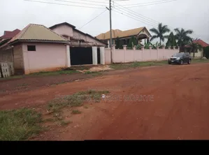 6bdrm House in Brother K Estate, Kumasi Metropolitan for sale