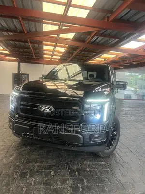 Ford F-150 LARIAT 4WD SuperCrew 5.5' Box 2025 Black
