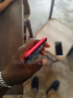 Apple iPhone 11 64 GB Red