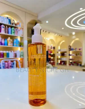 La Roche Posay Vitamin C Daily Brightening Cleanser