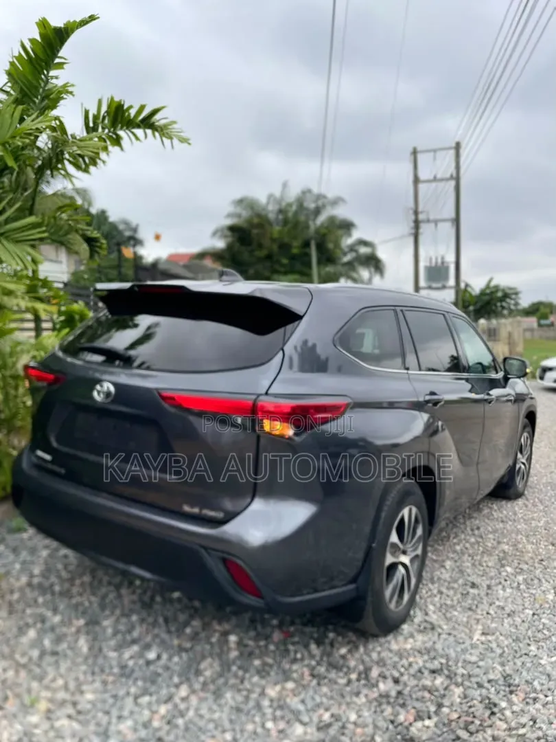 Toyota Highlander 2022 Gray