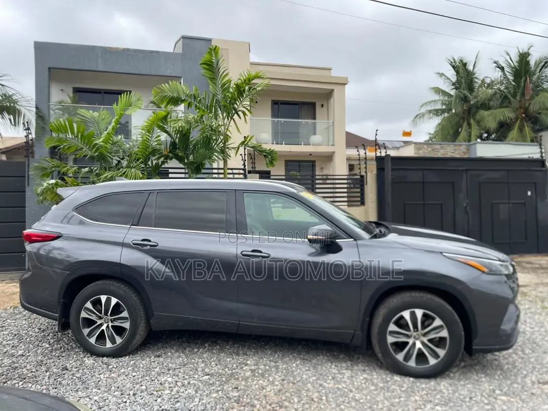 Toyota Highlander 2022 Gray