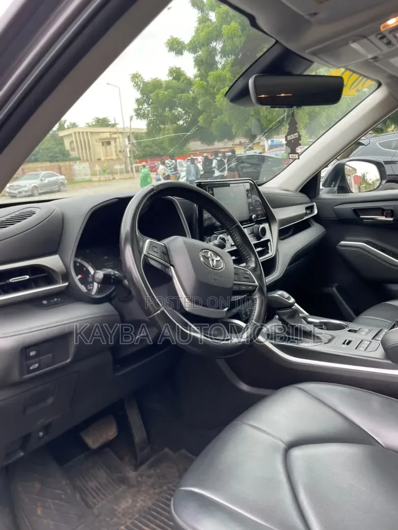 Toyota Highlander 2022 Gray