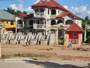 20bdrm House in Kwabre for sale