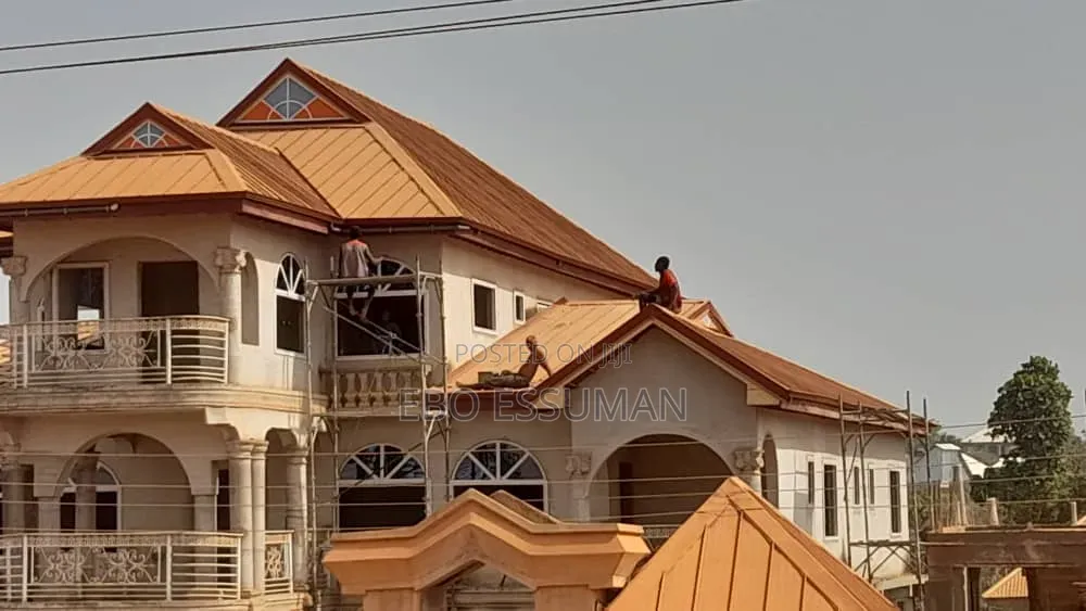 20bdrm House in Kwabre for sale