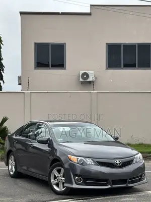 Toyota Camry 2014 Gray