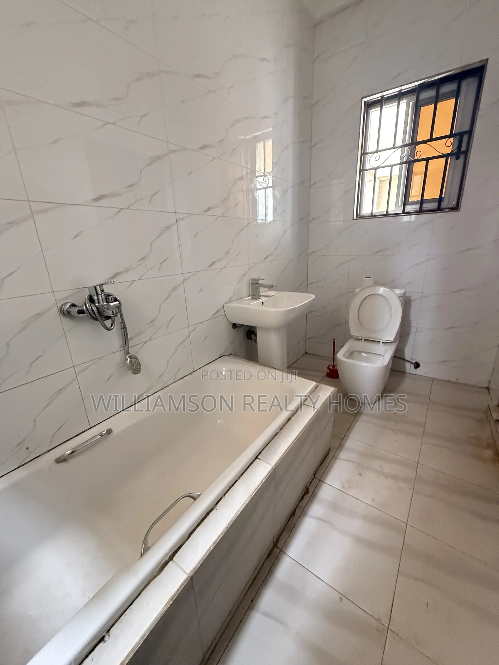 3bdrm Apartment in Community 18 Area, Spintex for rent