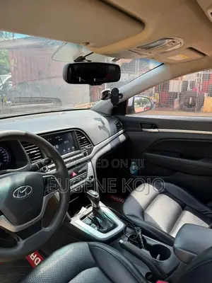 Hyundai Elantra Limited Sedan FWD (2.0L 4cyl 6A) 2017 White