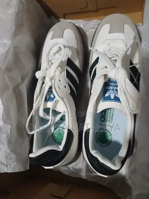 Ladies Sneaker