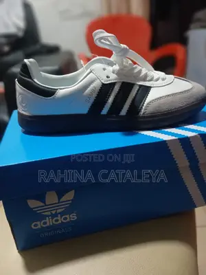 Ladies Sneaker