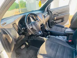 Mitsubishi Outlander Sport SE 2.0 2019 White
