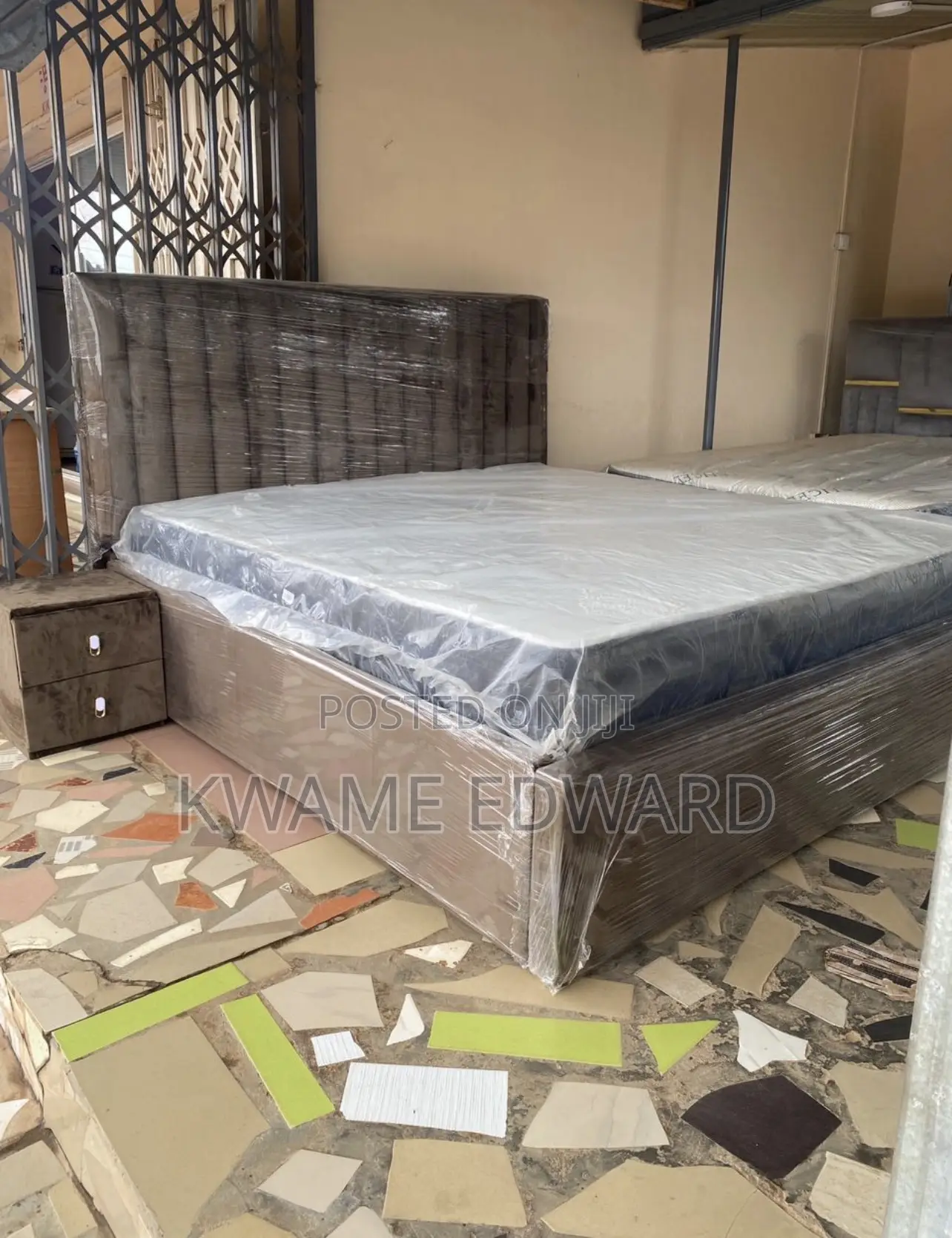 Brown Color Queen Size Bed Frame With Two Sides Drawers