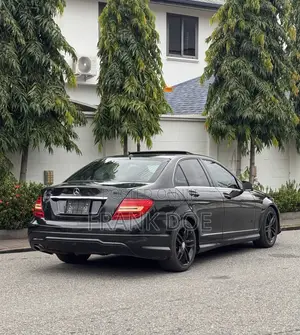 Mercedes-Benz C250 2014 Black