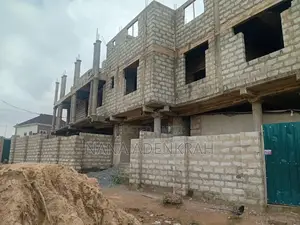 6bdrm Apartment in Tema Metropolitan for sale