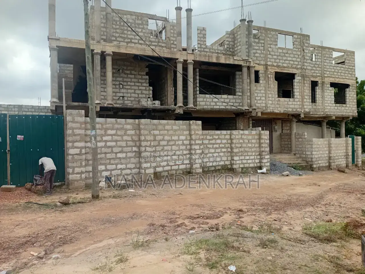 6bdrm Apartment in Tema Metropolitan for sale