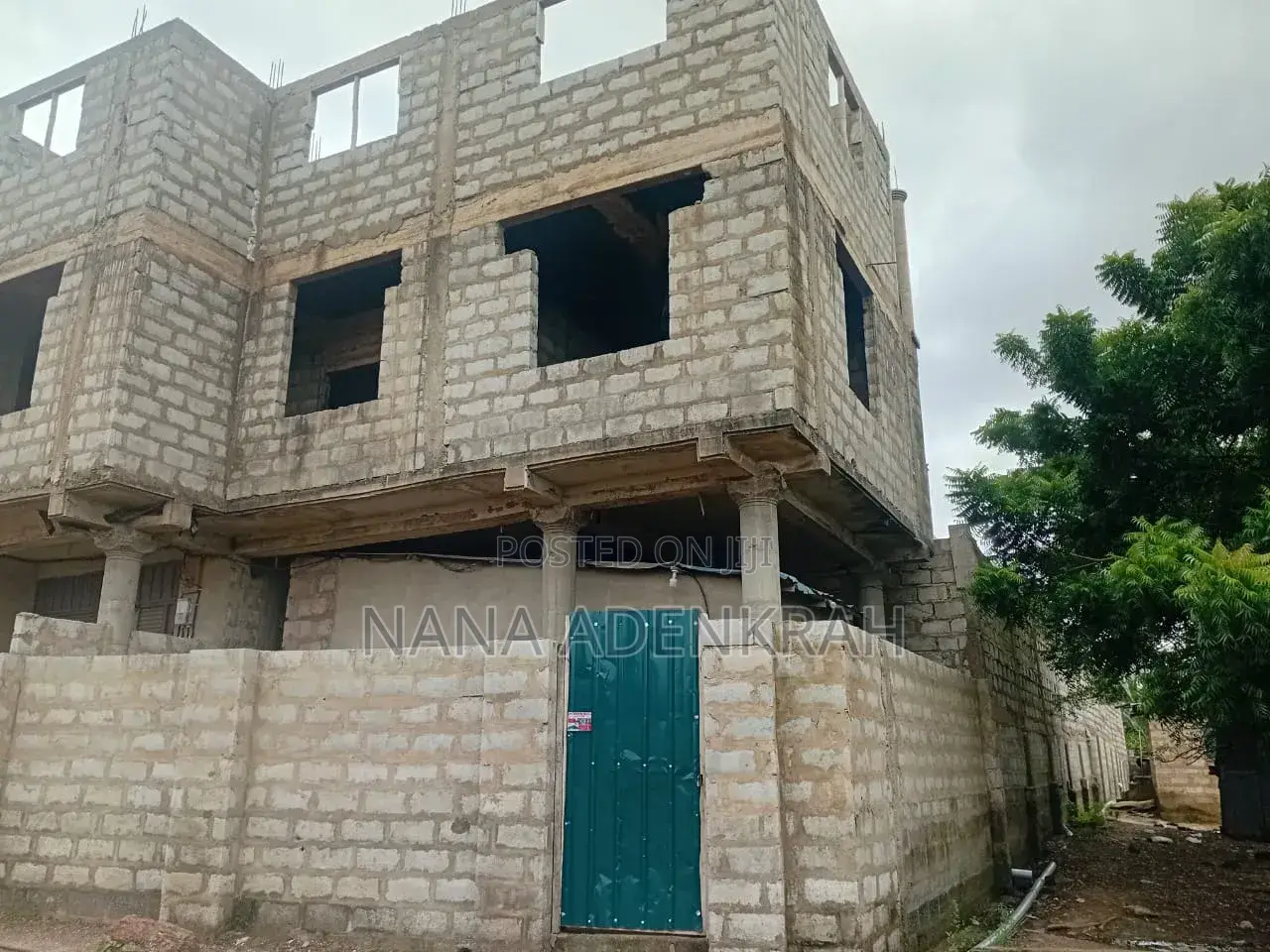 6bdrm Apartment in Tema Metropolitan for sale
