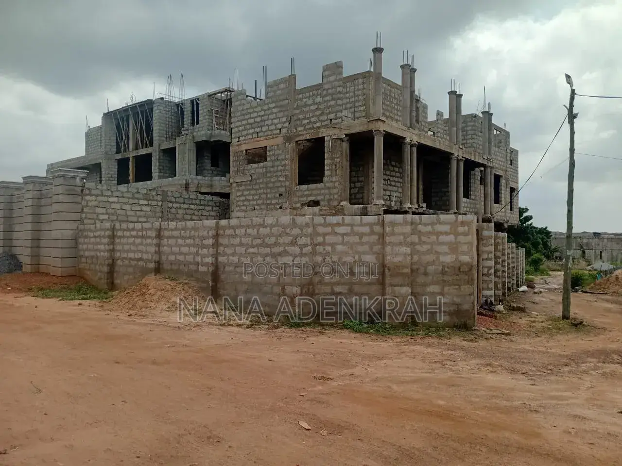 6bdrm Apartment in Tema Metropolitan for sale
