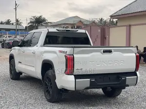 Toyota Tundra Limited CrewMax 4WD SB w/5.5' Bed 2025 White