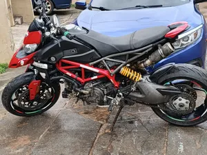 Ducati Hypermotard 950 SP 2022 Red