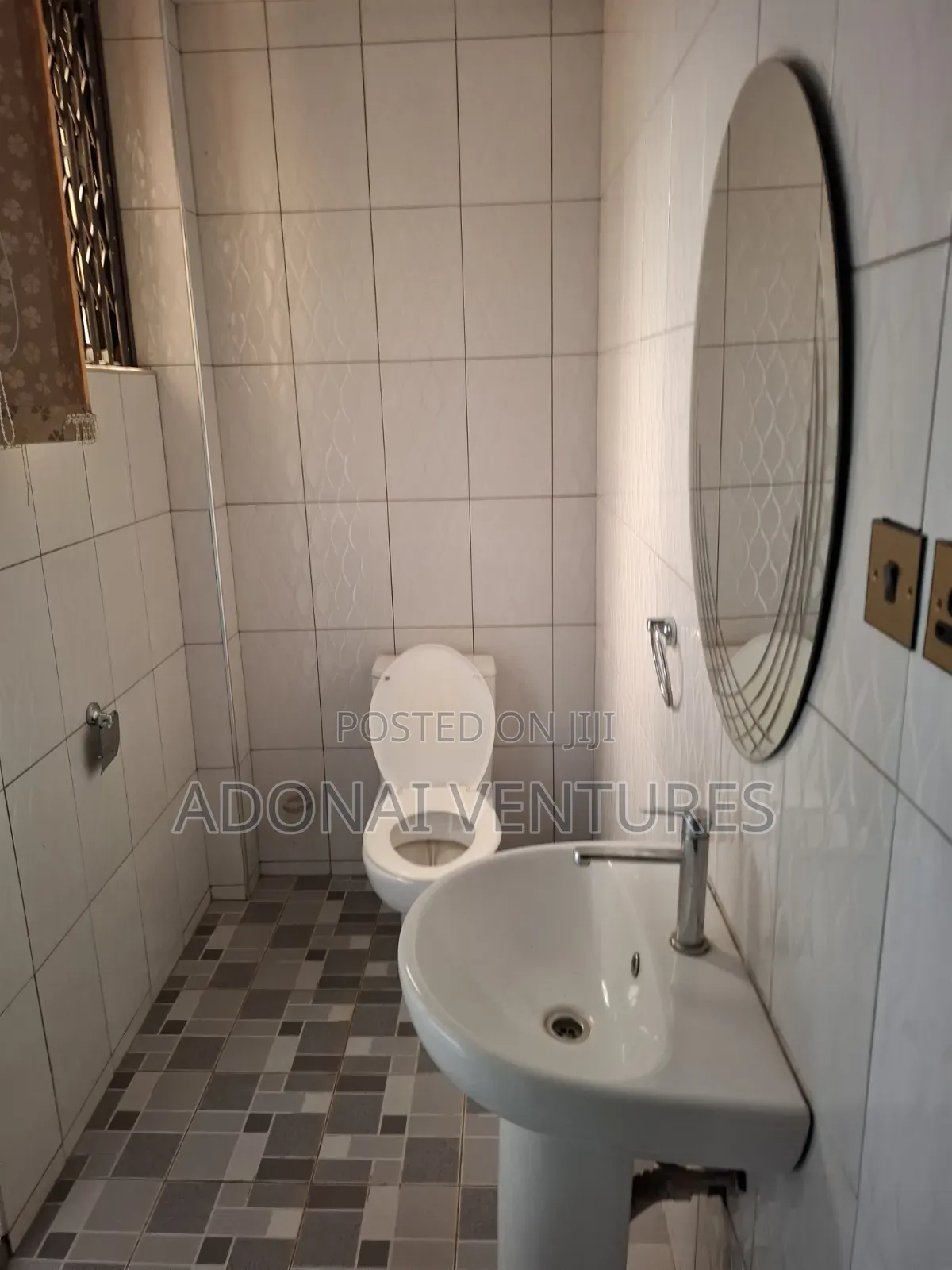 4bdrm House in Ahodwo Daban, Kumasi Metropolitan for sale