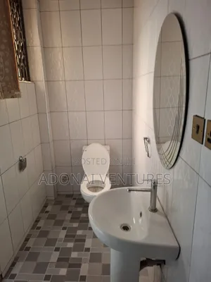 4bdrm House in Ahodwo Daban, Kumasi Metropolitan for sale