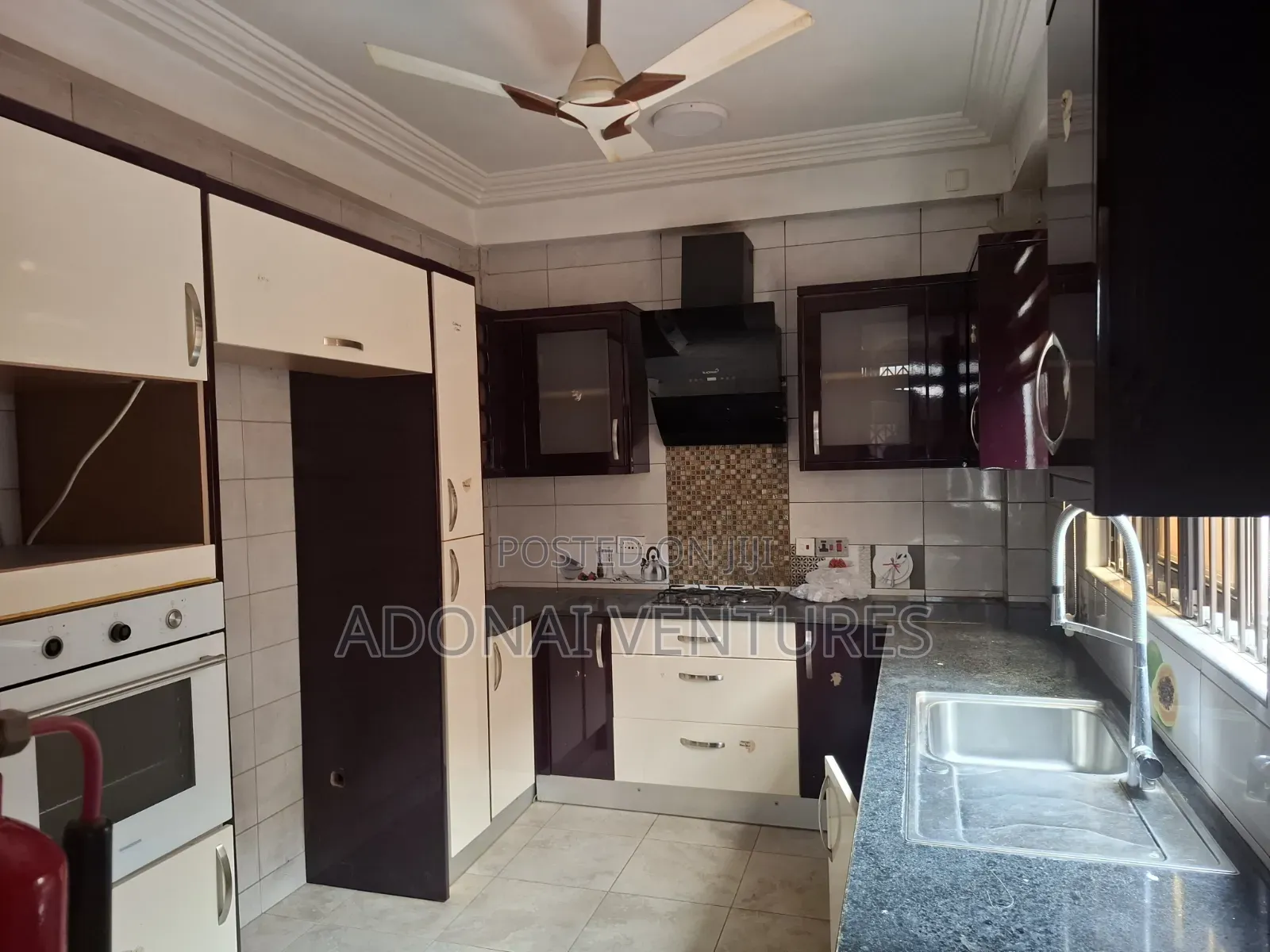 4bdrm House in Ahodwo Daban, Kumasi Metropolitan for sale
