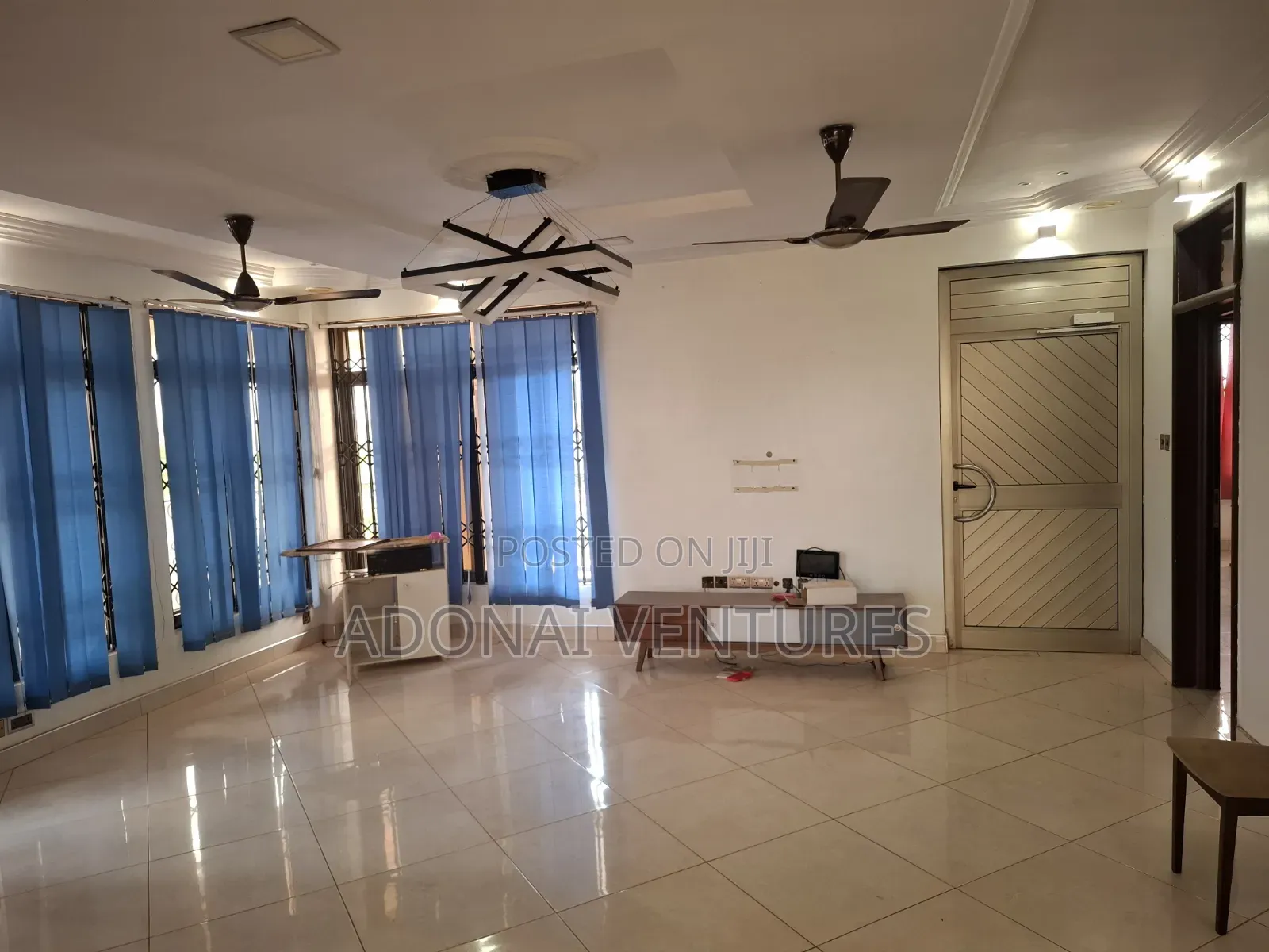 4bdrm House in Ahodwo Daban, Kumasi Metropolitan for sale