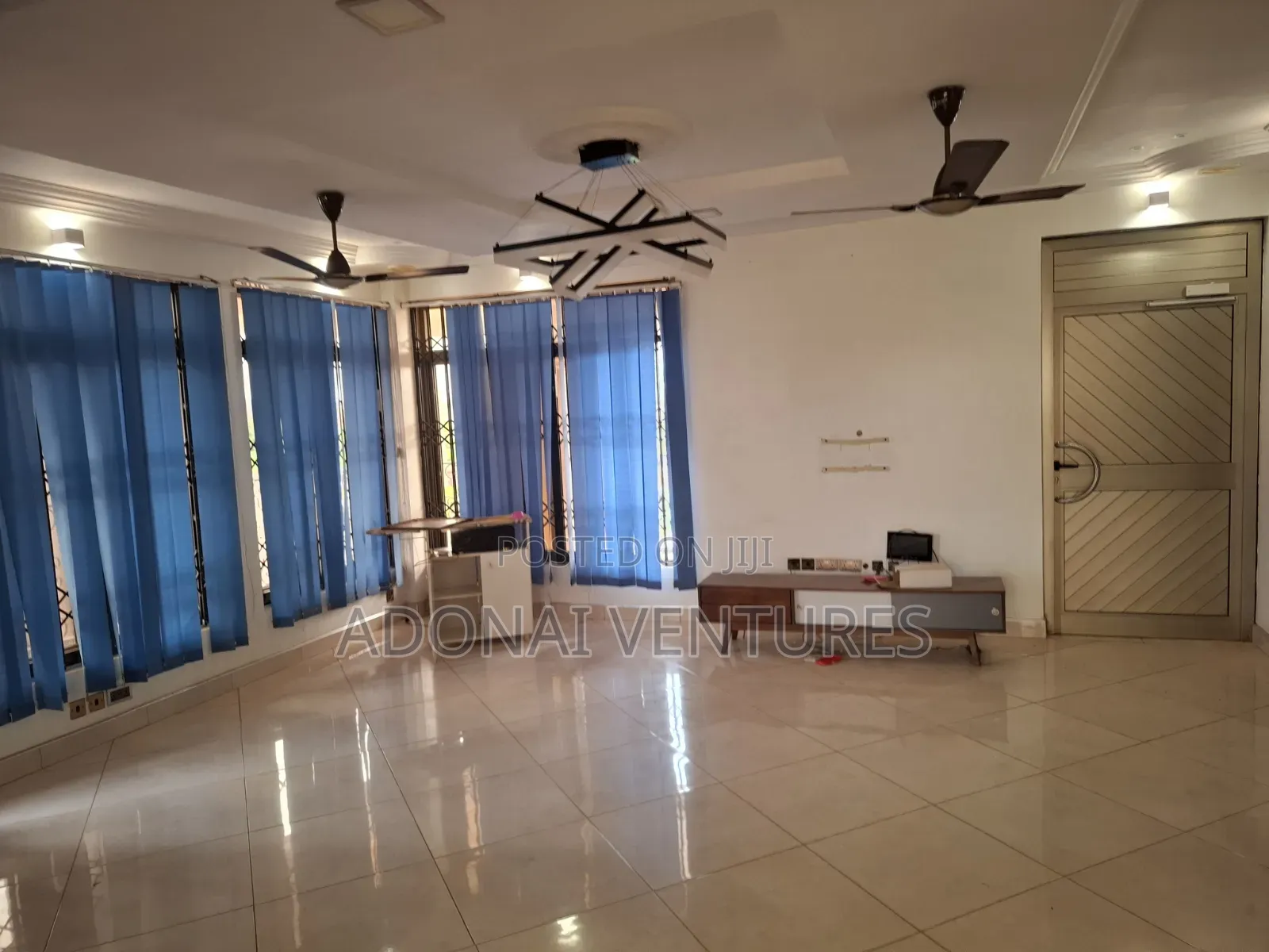 4bdrm House in Ahodwo Daban, Kumasi Metropolitan for sale