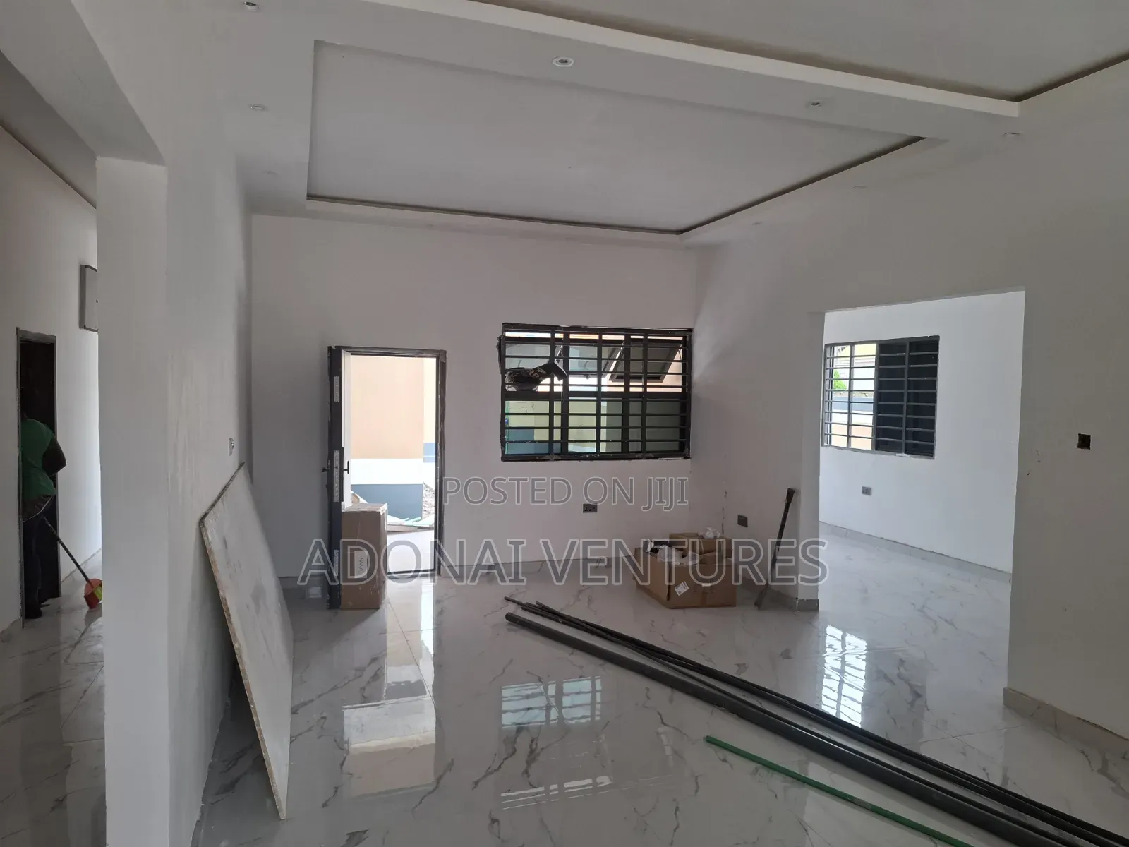 4bdrm House in Ahodwo Daban, Kumasi Metropolitan for sale