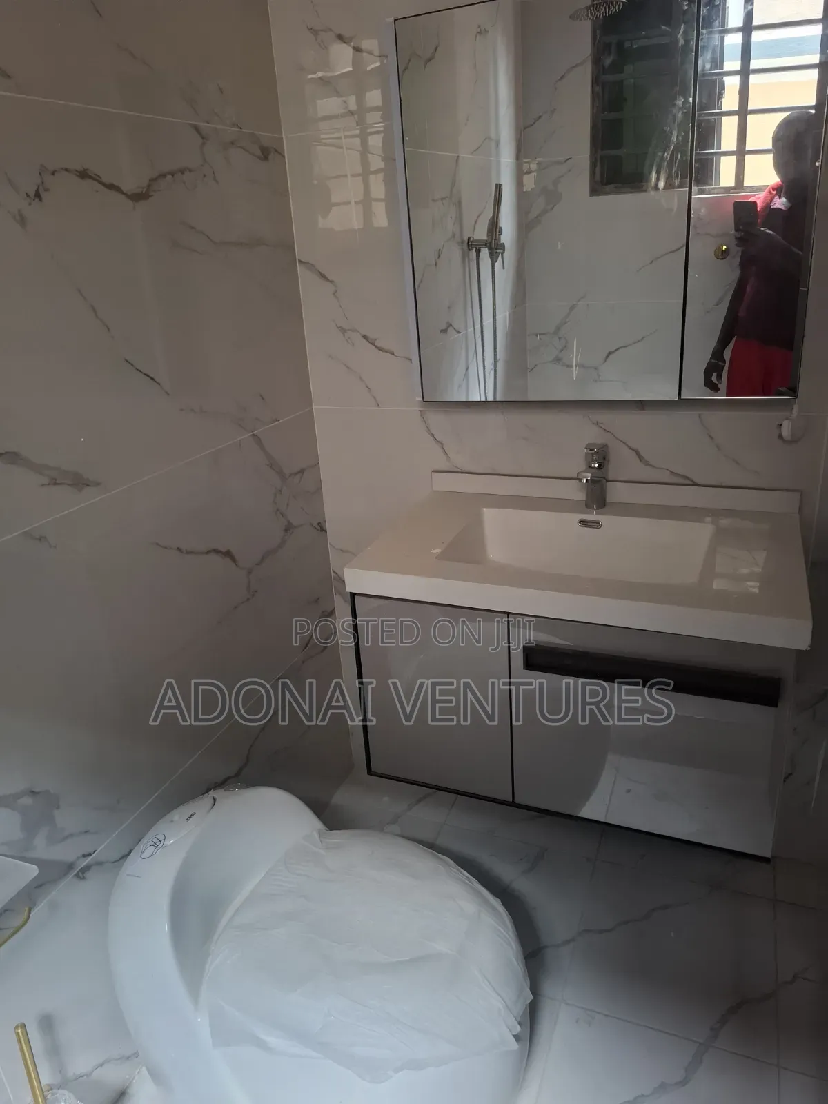 4bdrm House in Ahodwo Daban, Kumasi Metropolitan for sale