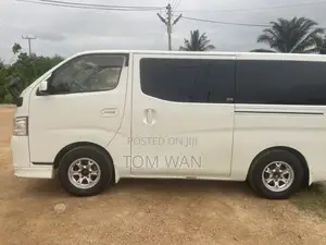 Nissan Caravan (Urvan) 2016 White