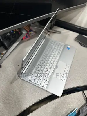 Laptop HP 15-da2933nia 12GB Intel Core i5 SSD 256GB