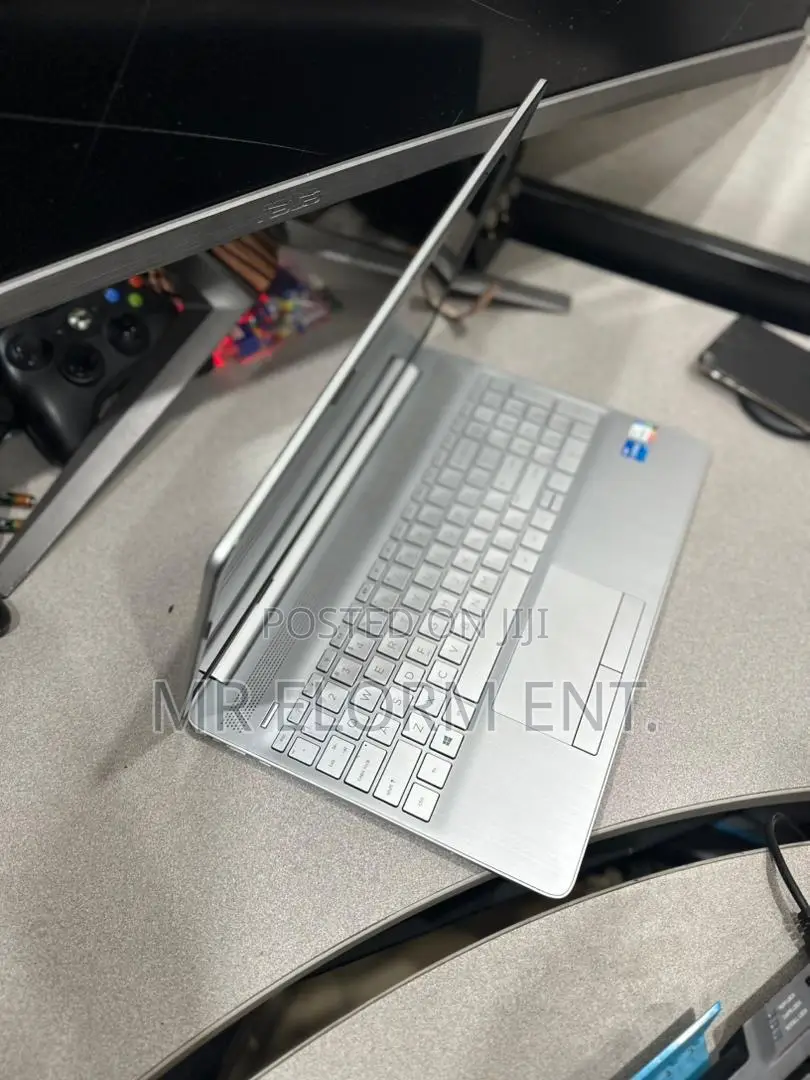 Laptop HP 15-da2933nia 12GB Intel Core i5 SSD 256GB