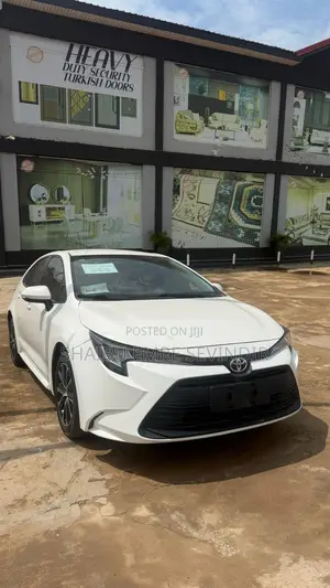 New Toyota Corolla SE 2023 White