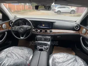 Mercedes-Benz E300 2018 White